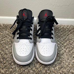 Boys Jordan 1s size 6.5y